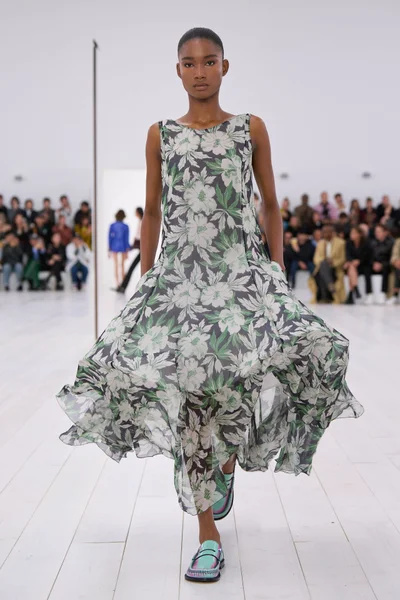 Look 11